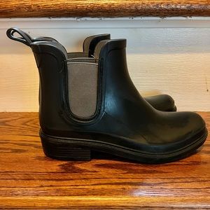 Rain boots size 6
